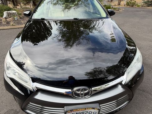Used 2015 Toyota Camry XLE FWD image 2