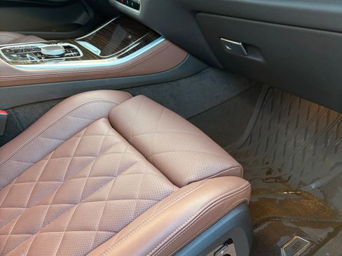 Used 2024 BMW X5 xDrive40i w/ Premium Package image 10