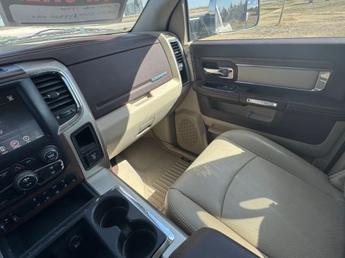 Used 2015 RAM 2500 Laramie AWD/4WD image 10