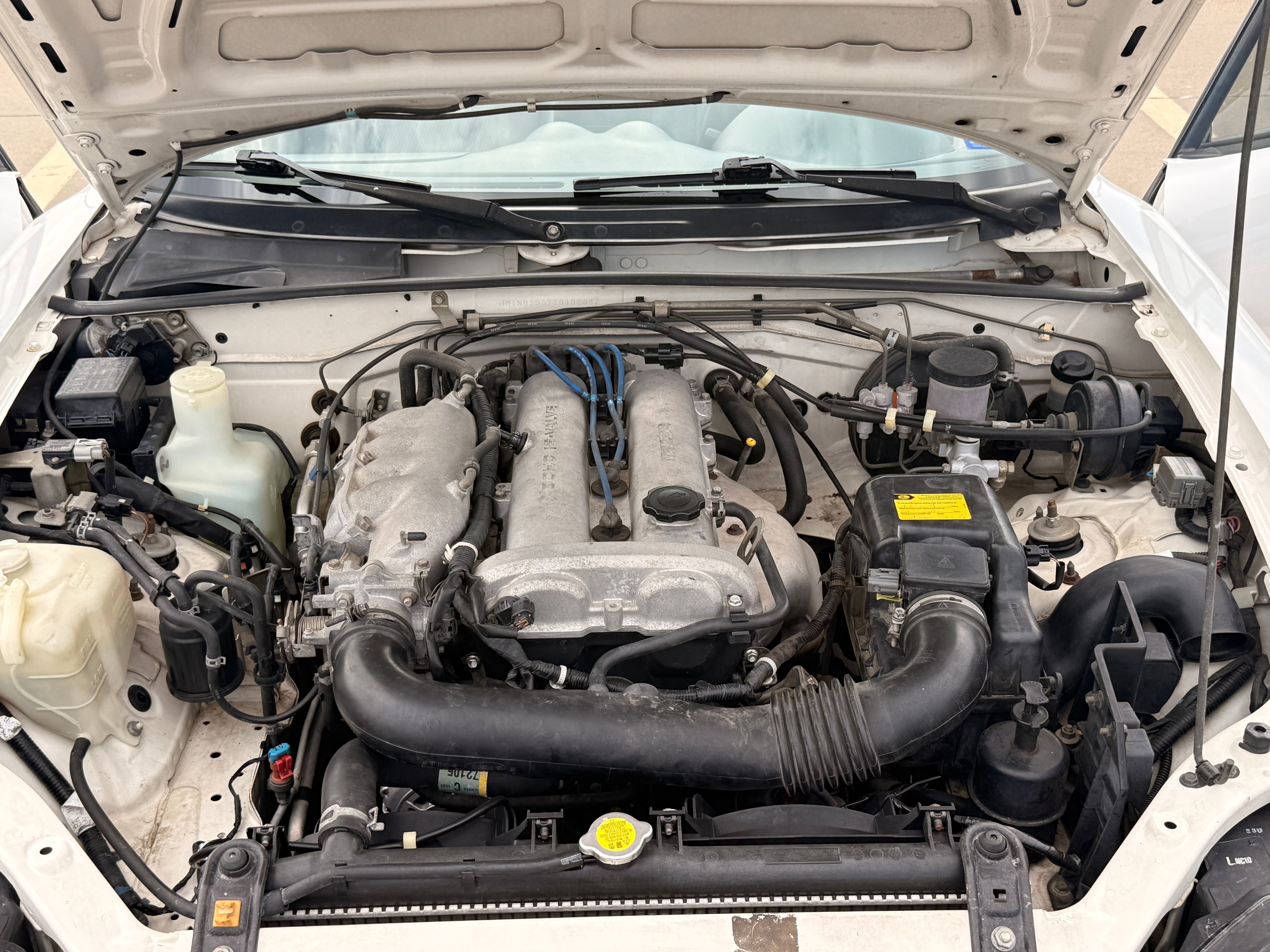 Used 2000 MAZDA MX-5 Miata RWD image 32