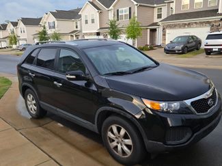 Used 2013 Kia Sorento LX image 1