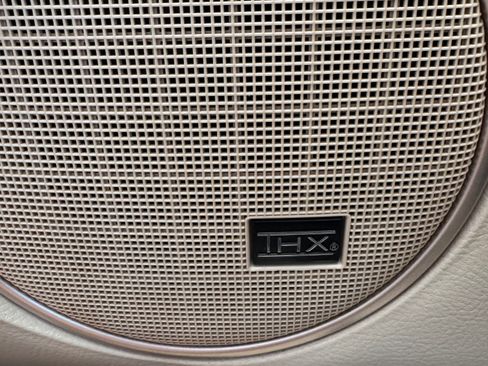 Used 2006 Lincoln Town Car Signature L image 13