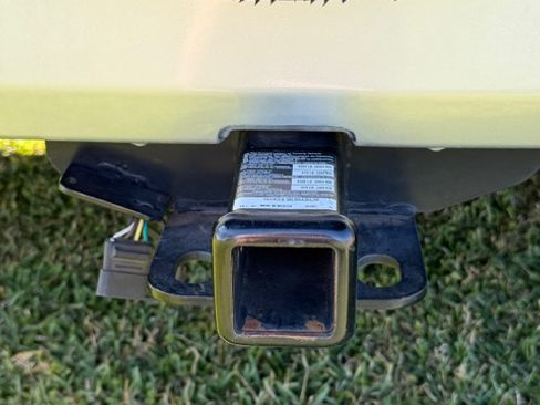 Used 2015 Jeep Wrangler Unlimited Sahara w/ Connectivity Group image 11