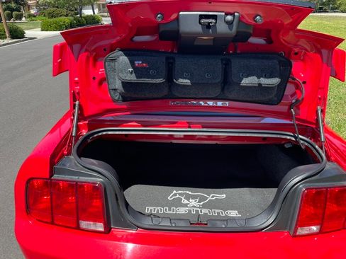 Used 2006 Ford Mustang Premium RWD image 5