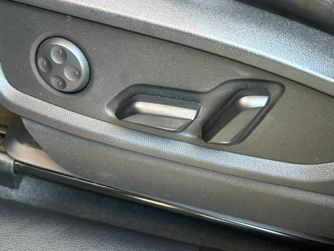 Used 2020 Audi SQ5 Premium Plus w/ Premium Plus Package image 25