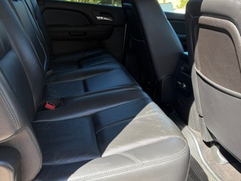 Used 2007 GMC Sierra 2500 SLT w/ Entertainment Package RWD image 16