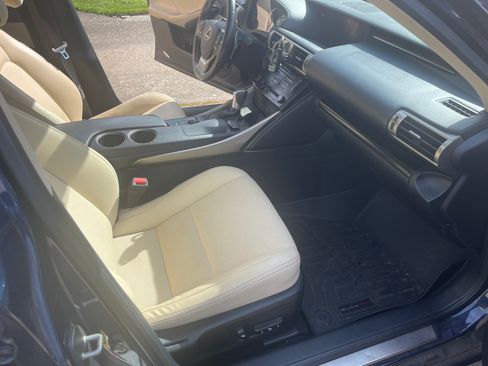Used 2014 Lexus IS 350 w/ Navigation Package image 8