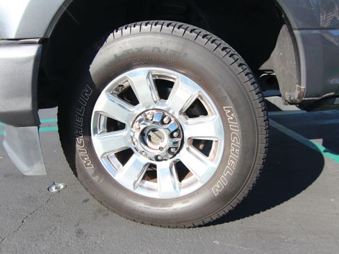 Used 2022 Ford F350 Platinum w/ FX4 Off-Road Package image 16