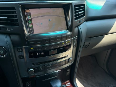 Used 2008 Lexus LX 570 4WD w/ Technology Pkg image 8