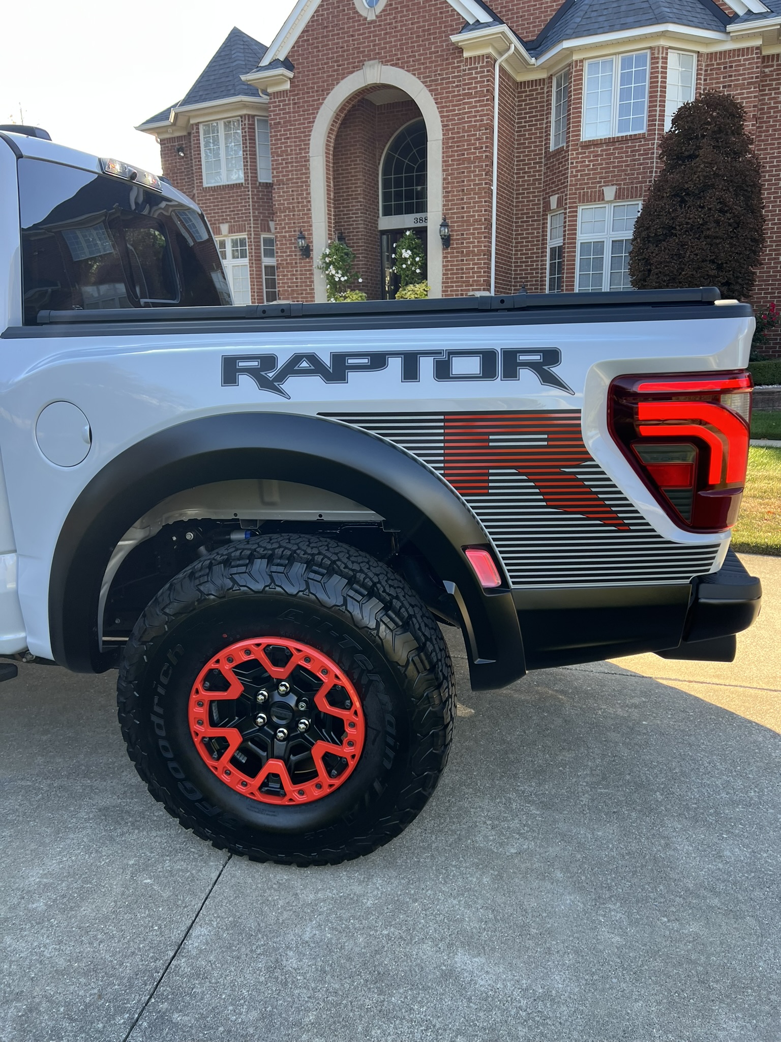 Used 2025 Ford F150 Raptor w/ Equipment Group 803A Raptor R AWD/4WD image 2