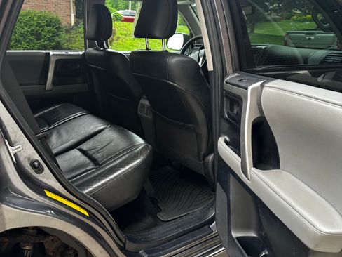 Used 2010 Toyota 4Runner SR5 AWD/4WD image 12