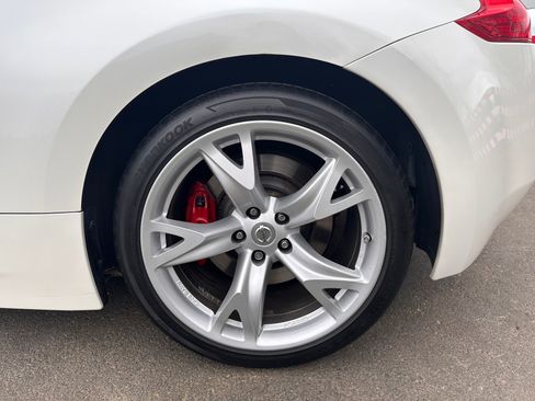 Used 2013 Nissan 370Z Touring w/ Sport Pkg image 15