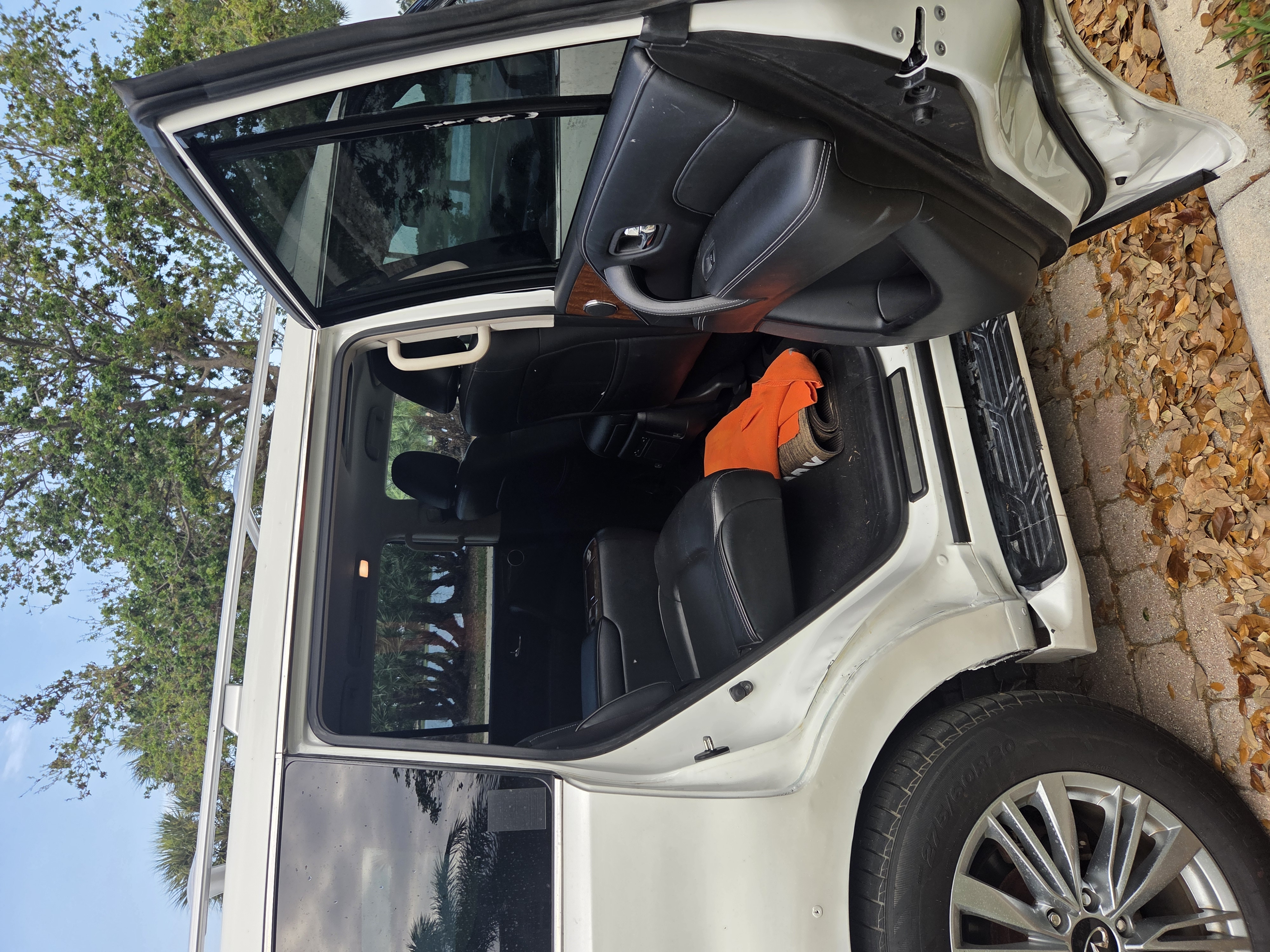 Used 2019 INFINITI QX80 Luxe w/ All-Season Package RWD image 13