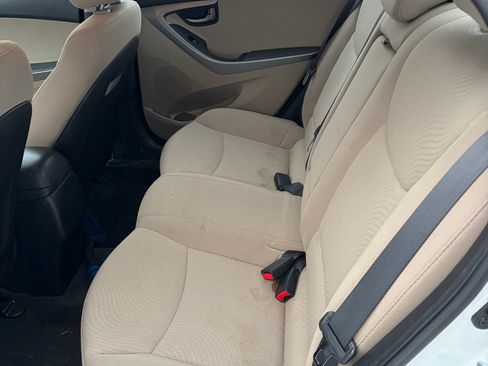 Used 2016 Hyundai Elantra SE image 5