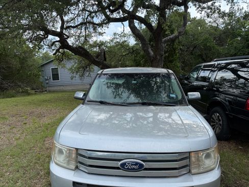 Used 2011 Ford Flex Limited FWD image 11