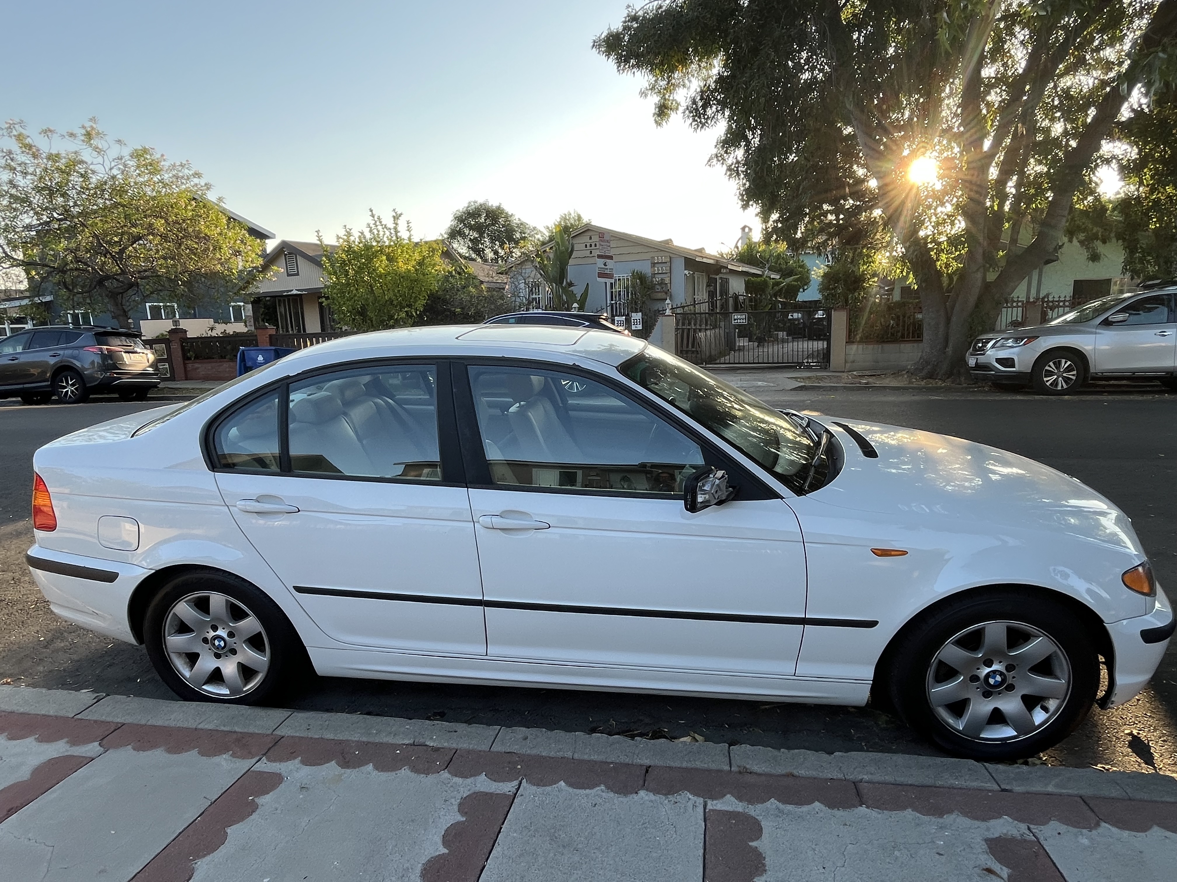 Used 2004 BMW 325i Sedan RWD image 1