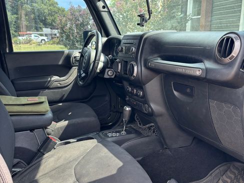Used 2015 Jeep Wrangler Sport AWD/4WD image 11