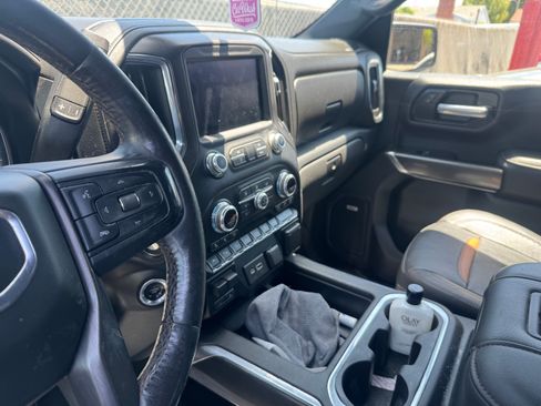 Used 2021 GMC Sierra 1500 AT4 w/ AT4 Premium Package AWD/4WD image 17