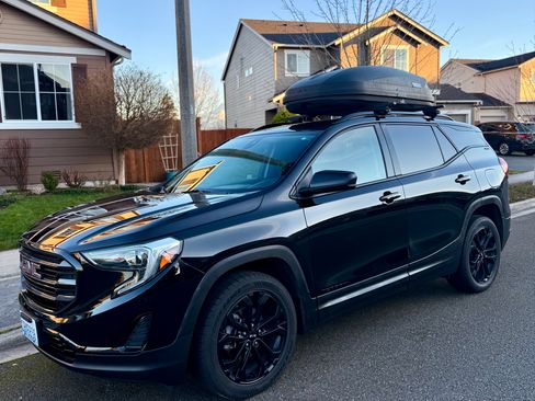 Used 2020 GMC Terrain SLE w/ Elevation Edition image 5