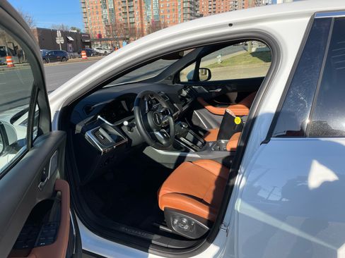 Used 2020 Jaguar I-PACE SE image 2