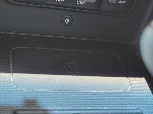 Used 2017 Kia Niro Touring w/ Advanced Technology Package image 25