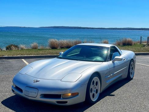 Used 2003 Chevrolet Corvette Coupe w/ Preferred Equipment Group image 4