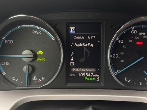 Used 2018 Toyota RAV4 Limited image 10