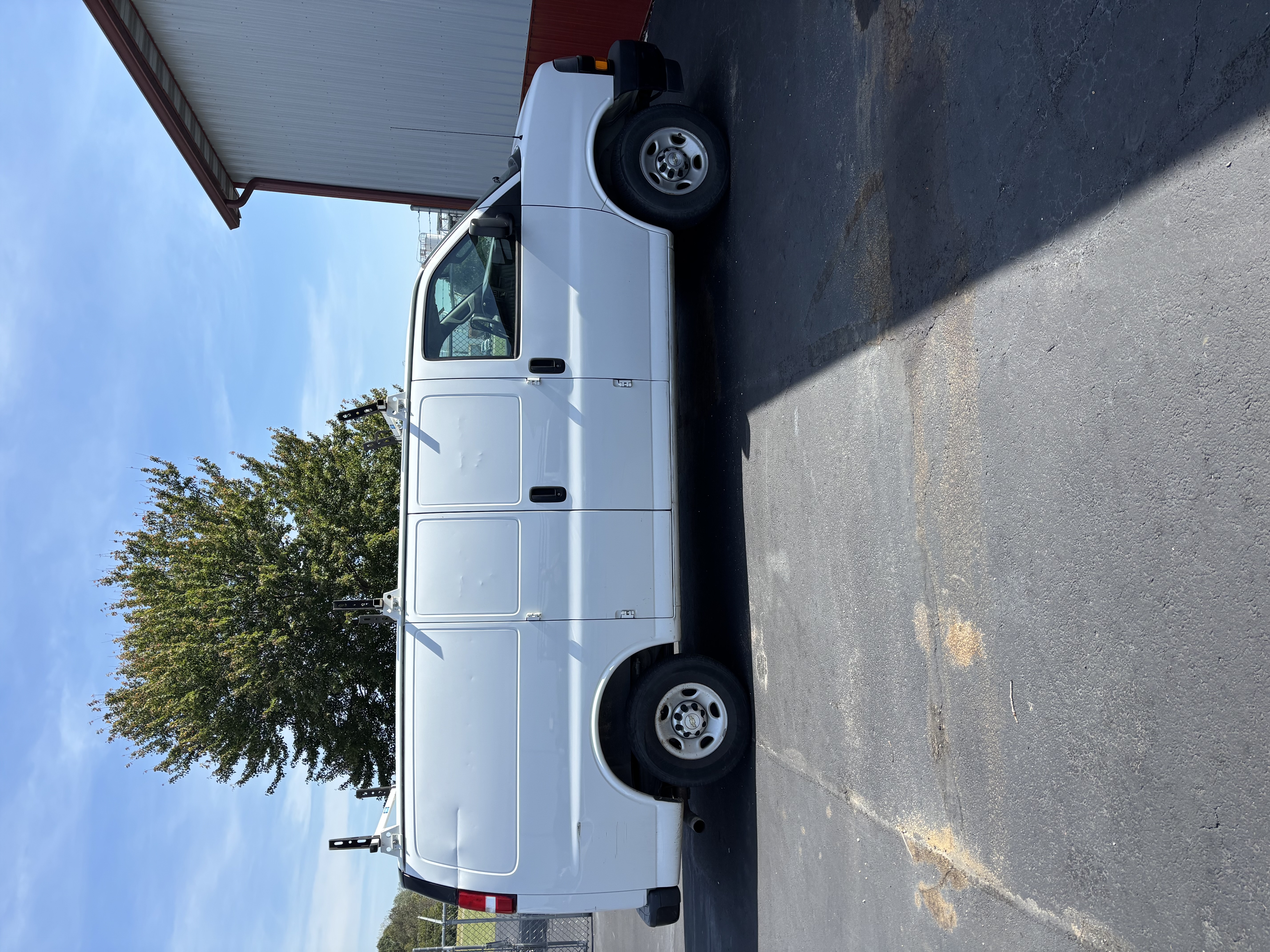 Used 2020 Chevrolet Express 2500 w/ Driver Convenience Package RWD image 1