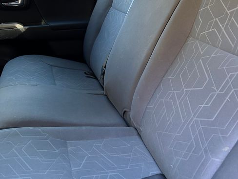 Used 2016 Toyota Tacoma TRD Off-Road w/ Premium & Technology Package image 18