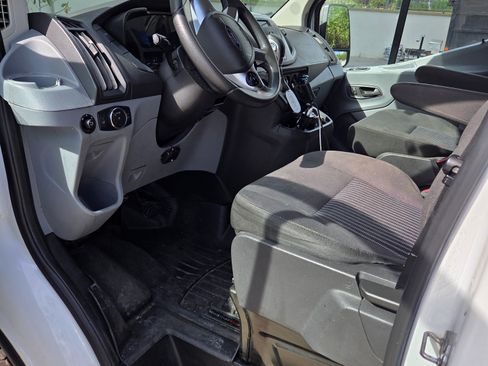 Used 2019 Ford Transit 250 130 Low Roof image 6