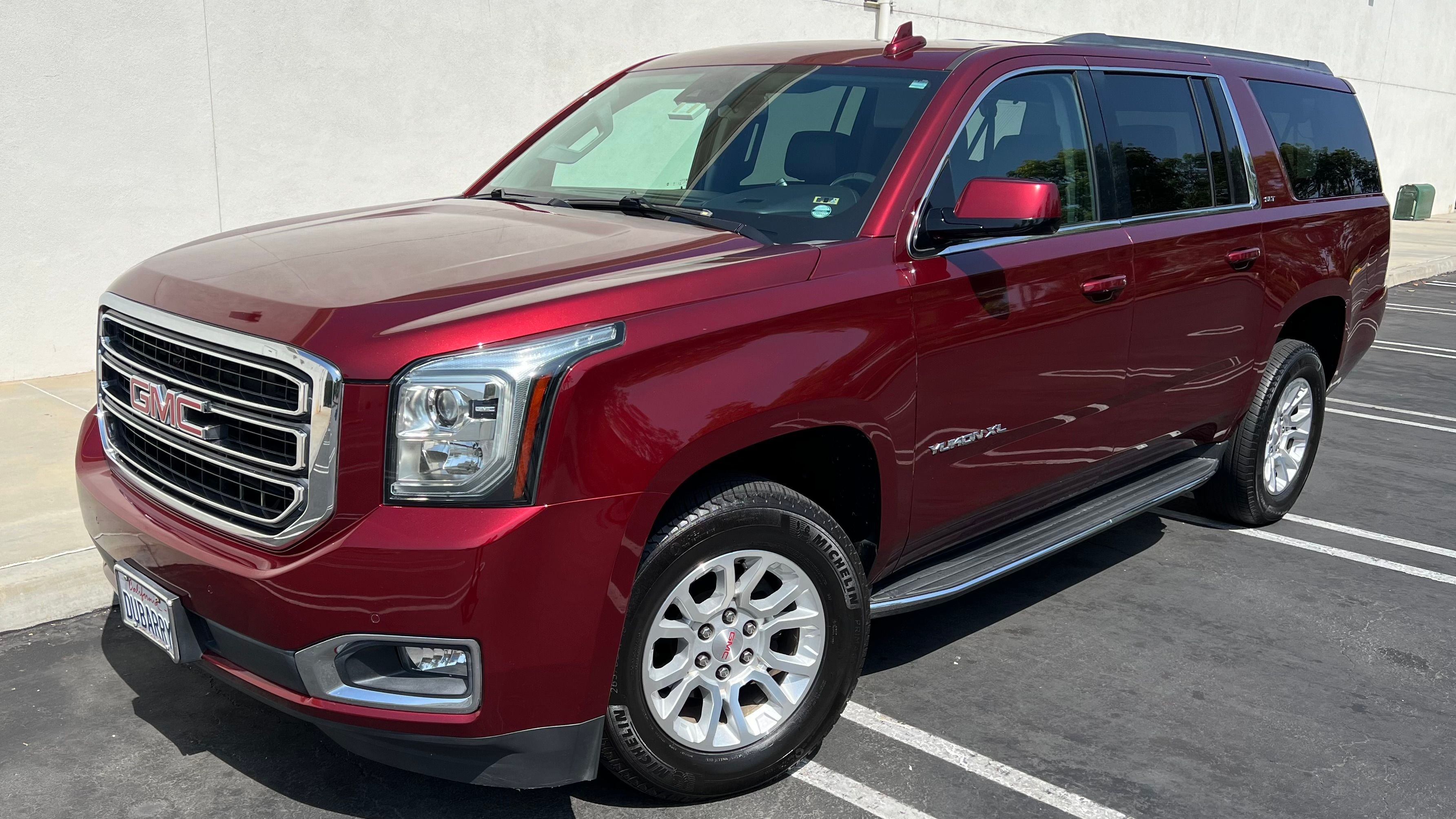 Used 2020 GMC Yukon XL SLT w/ Open Road Package RWD image 1