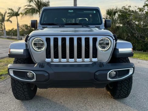 Used 2020 Jeep Gladiator Overland image 8