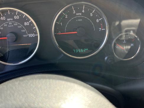 Used 2015 Jeep Wrangler Sahara image 17