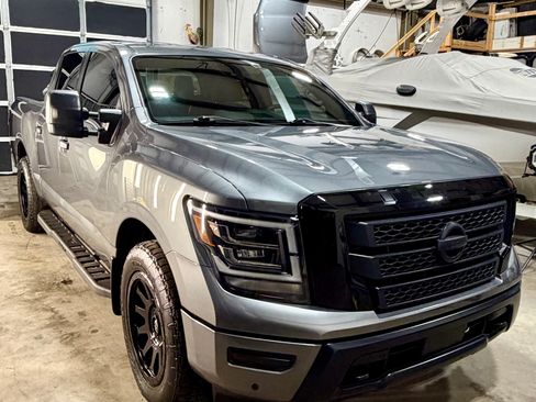 Used 2023 Nissan Titan SV w/ SV Convenience Package image 6