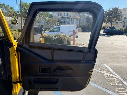 Used 2000 Jeep Wrangler Sport image 13