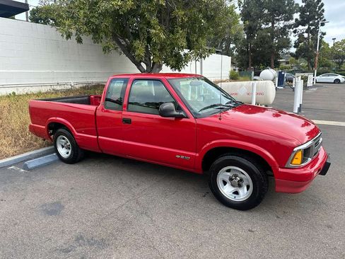 Used 1996 Chevrolet S10 Pickup LS image 4