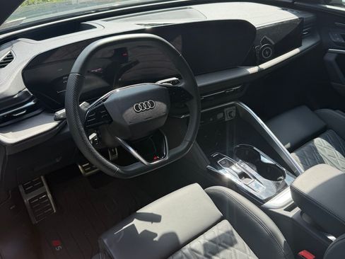 Used 2025 Audi SQ5 Premium Plus AWD/4WD image 11