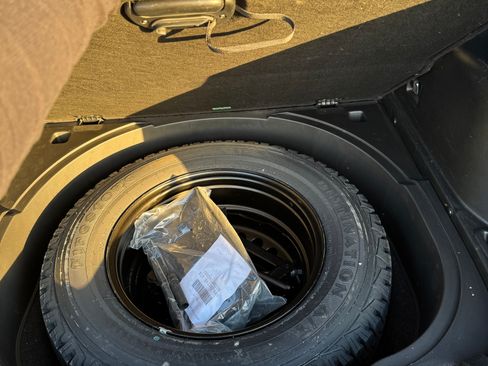 Used 2017 Jeep Cherokee Trailhawk image 12