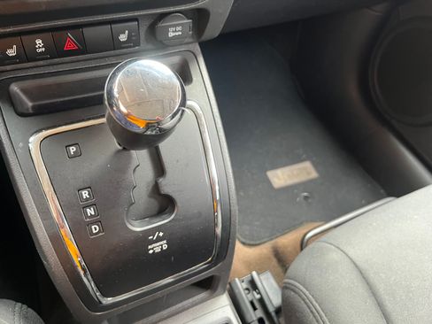 Used 2014 Jeep Patriot Latitude w/ Sun/Sound Group FWD image 11