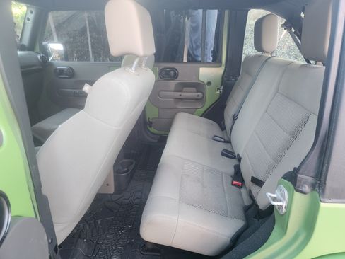 Used 2008 Jeep Wrangler Unlimited Sahara w/ Dual Top Group image 11