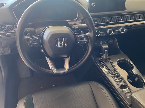 Used 2023 Honda Civic Touring image 5