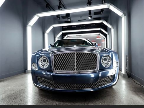 Used 2011 Bentley Mulsanne RWD image 5