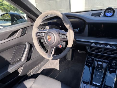 Used 2025 Porsche 911 Carrera image 2