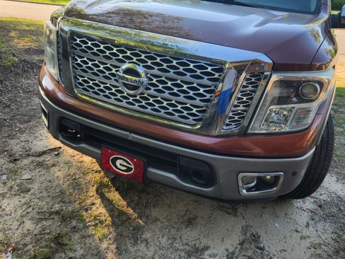 Used 2017 Nissan Titan Platinum Reserve image 2