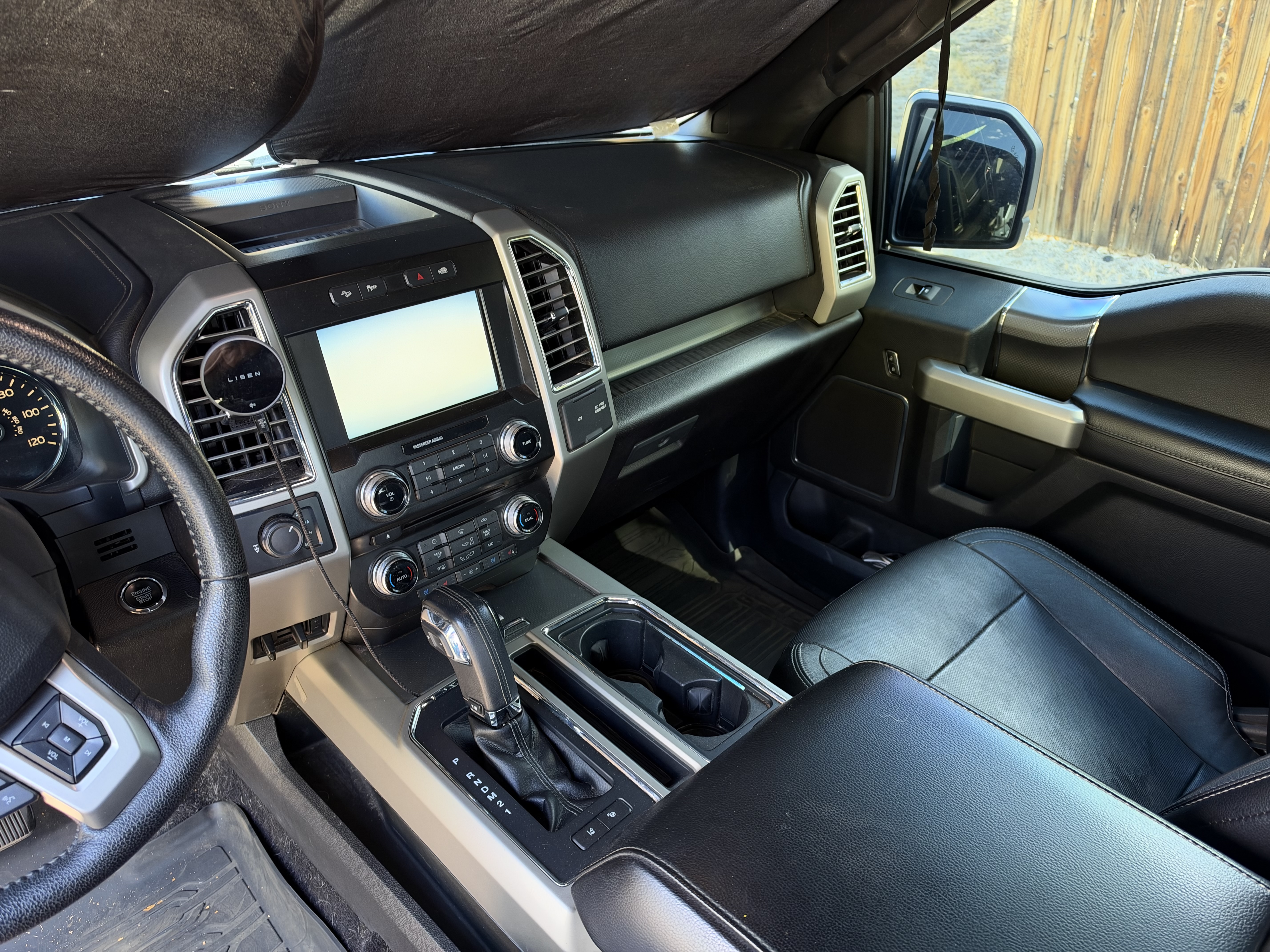 Used 2015 Ford F150 Lariat w/ Equipment Group 502A Luxury AWD/4WD image 10