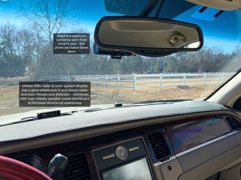 Used 2005 Lincoln Town Car Signature Limited image 17