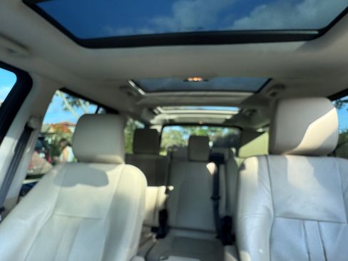 Used 2013 Land Rover LR4 image 7