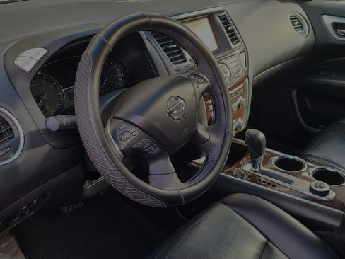 Used 2015 Nissan Pathfinder SL w/ SL Premium Package image 15