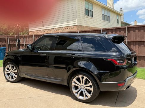 Used 2019 Land Rover Range Rover Sport SE AWD/4WD image 2