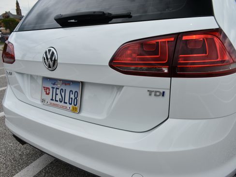 Used 2015 Volkswagen Golf TDI SEL w/ Lighting Package (SEL) FWD image 25